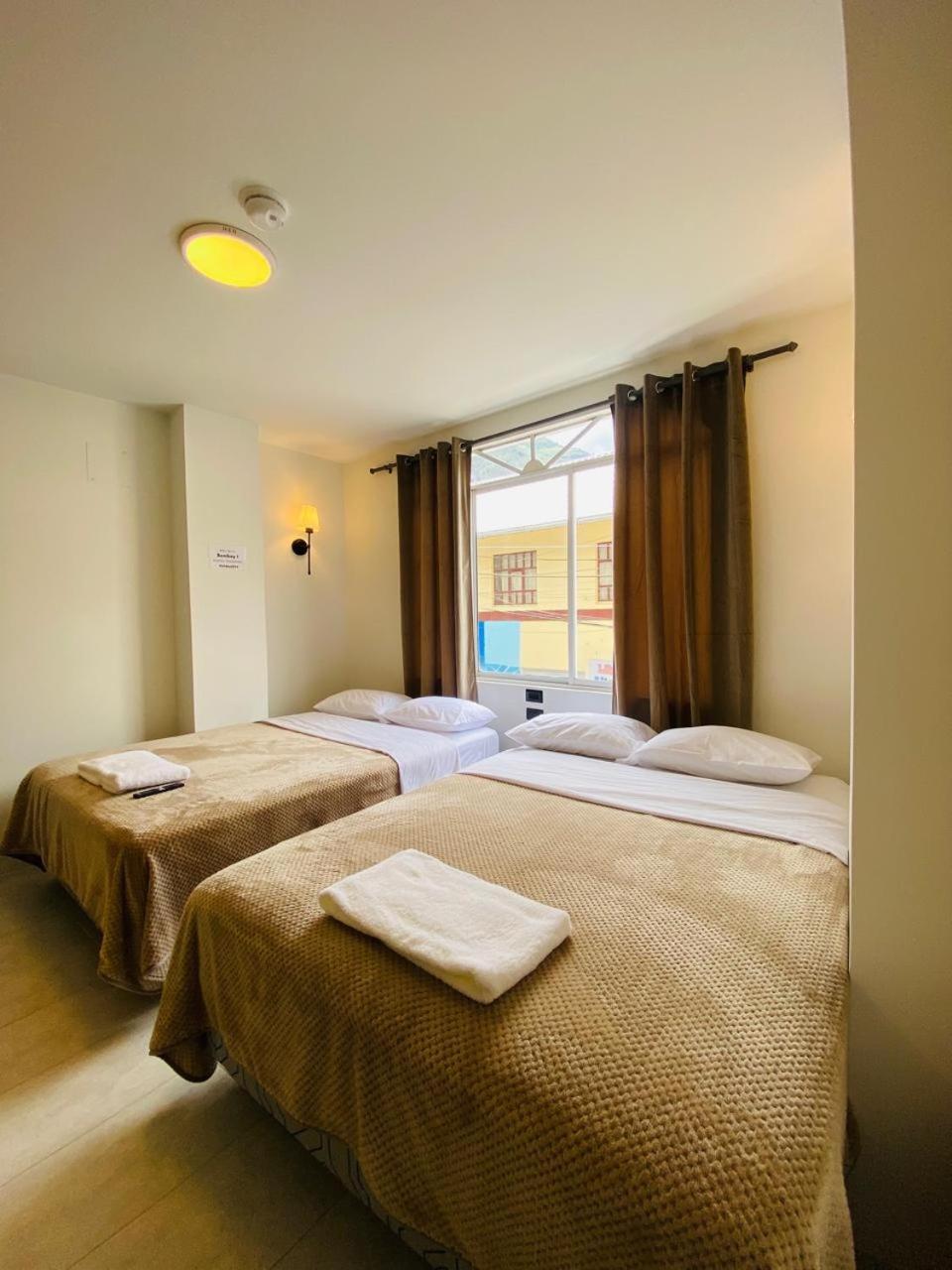 Hotel Bombay บาญอส ภายนอก รูปภาพ
