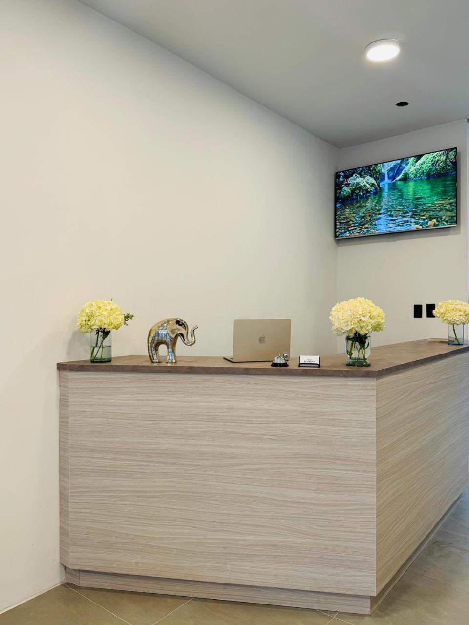 Hotel Bombay บาญอส ภายนอก รูปภาพ