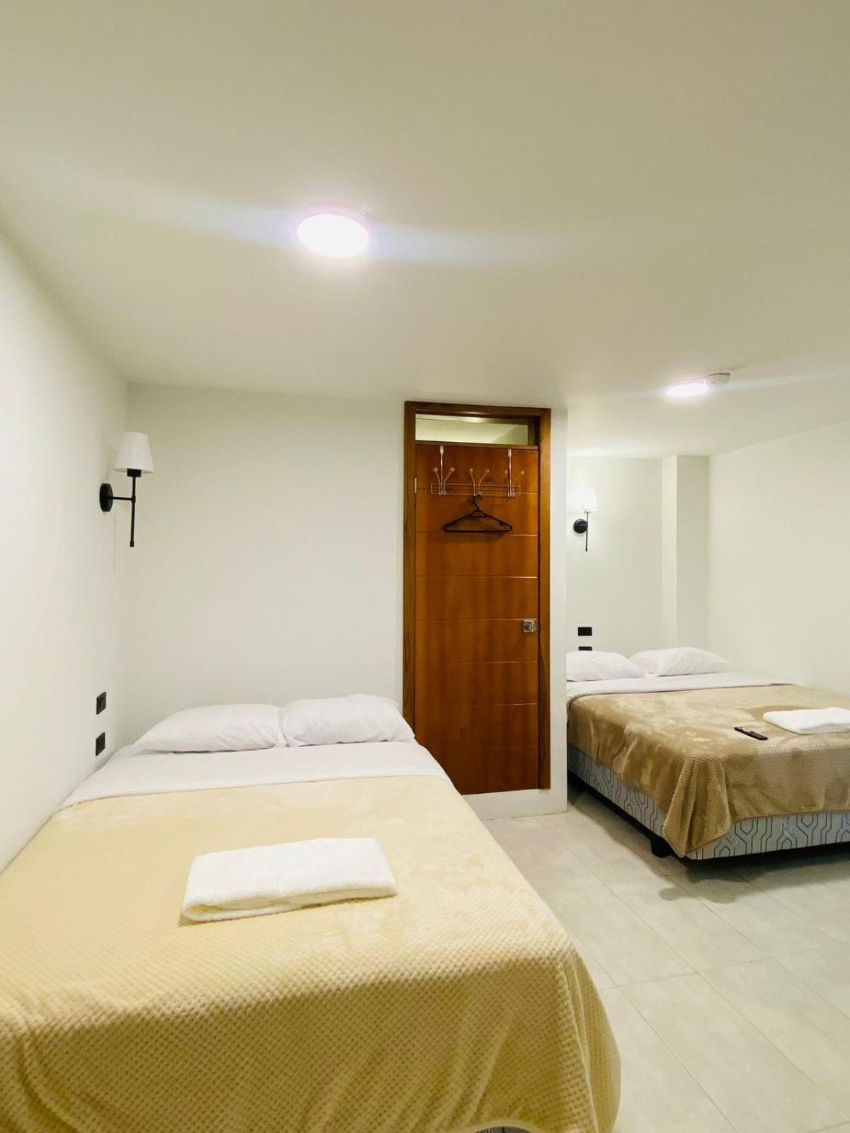 Hotel Bombay บาญอส ภายนอก รูปภาพ