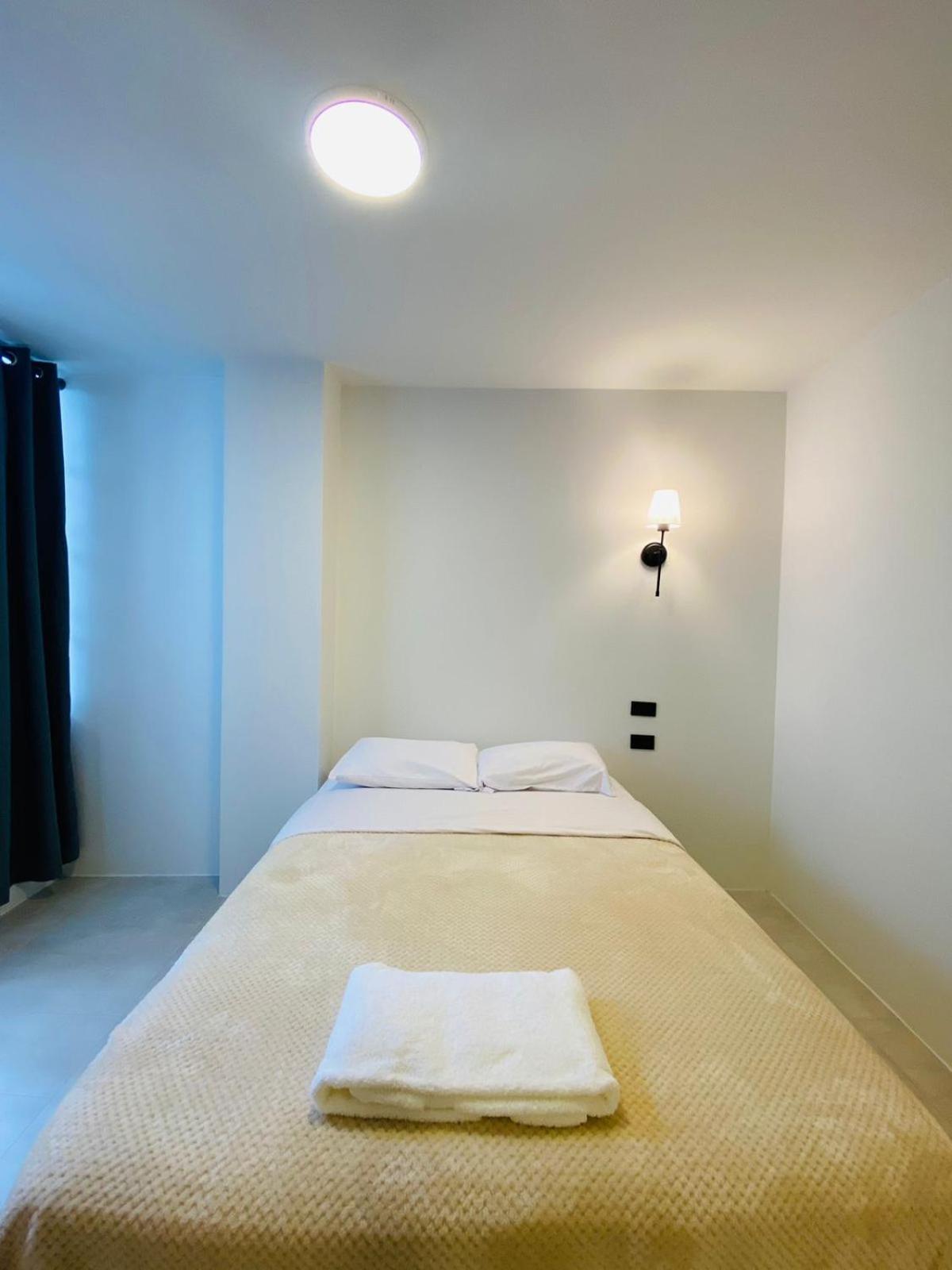 Hotel Bombay บาญอส ภายนอก รูปภาพ