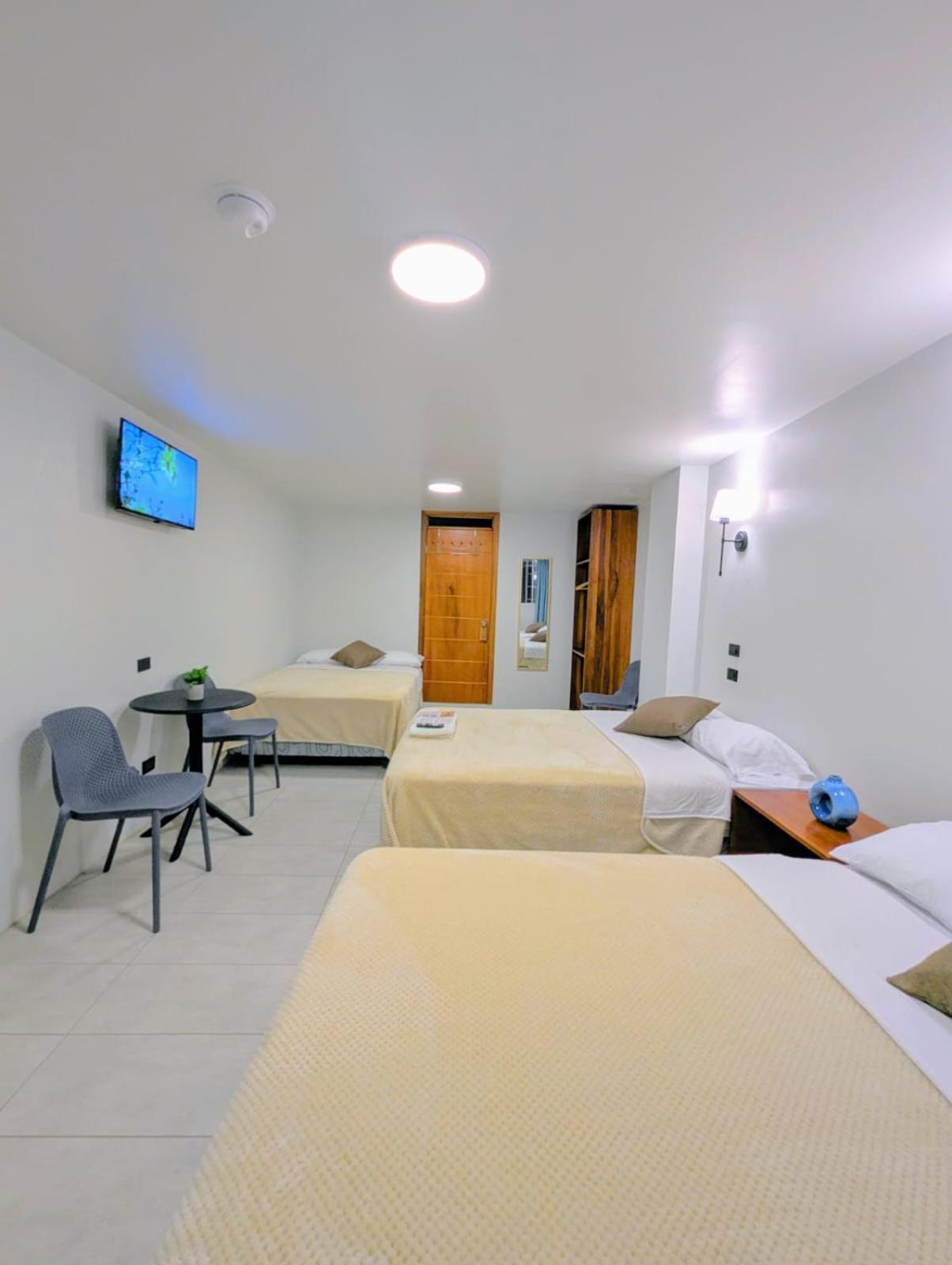 Hotel Bombay บาญอส ภายนอก รูปภาพ
