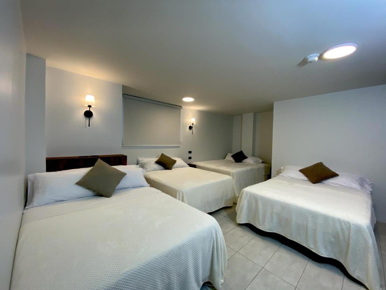 Hotel Bombay บาญอส ภายนอก รูปภาพ