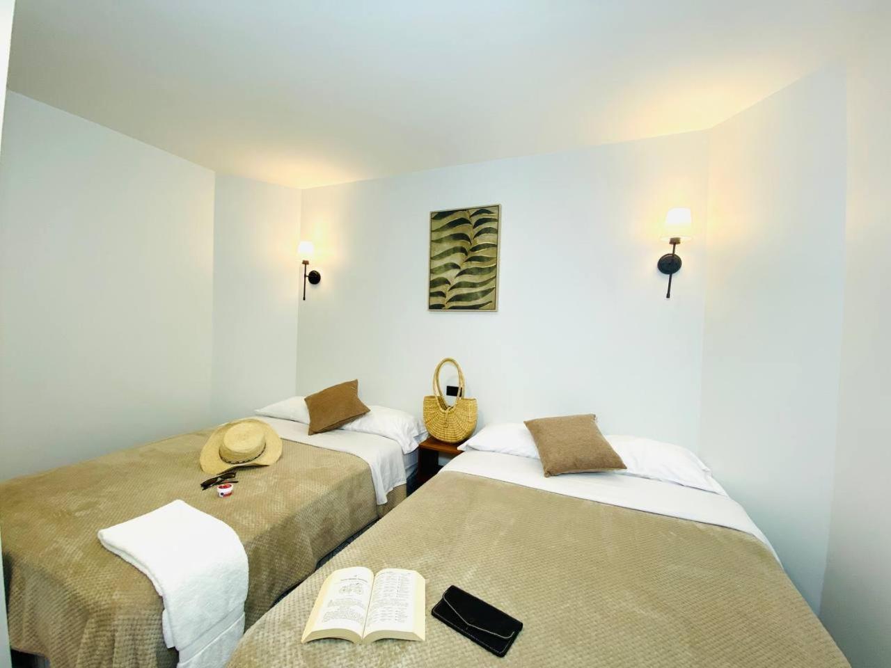 Hotel Bombay บาญอส ภายนอก รูปภาพ