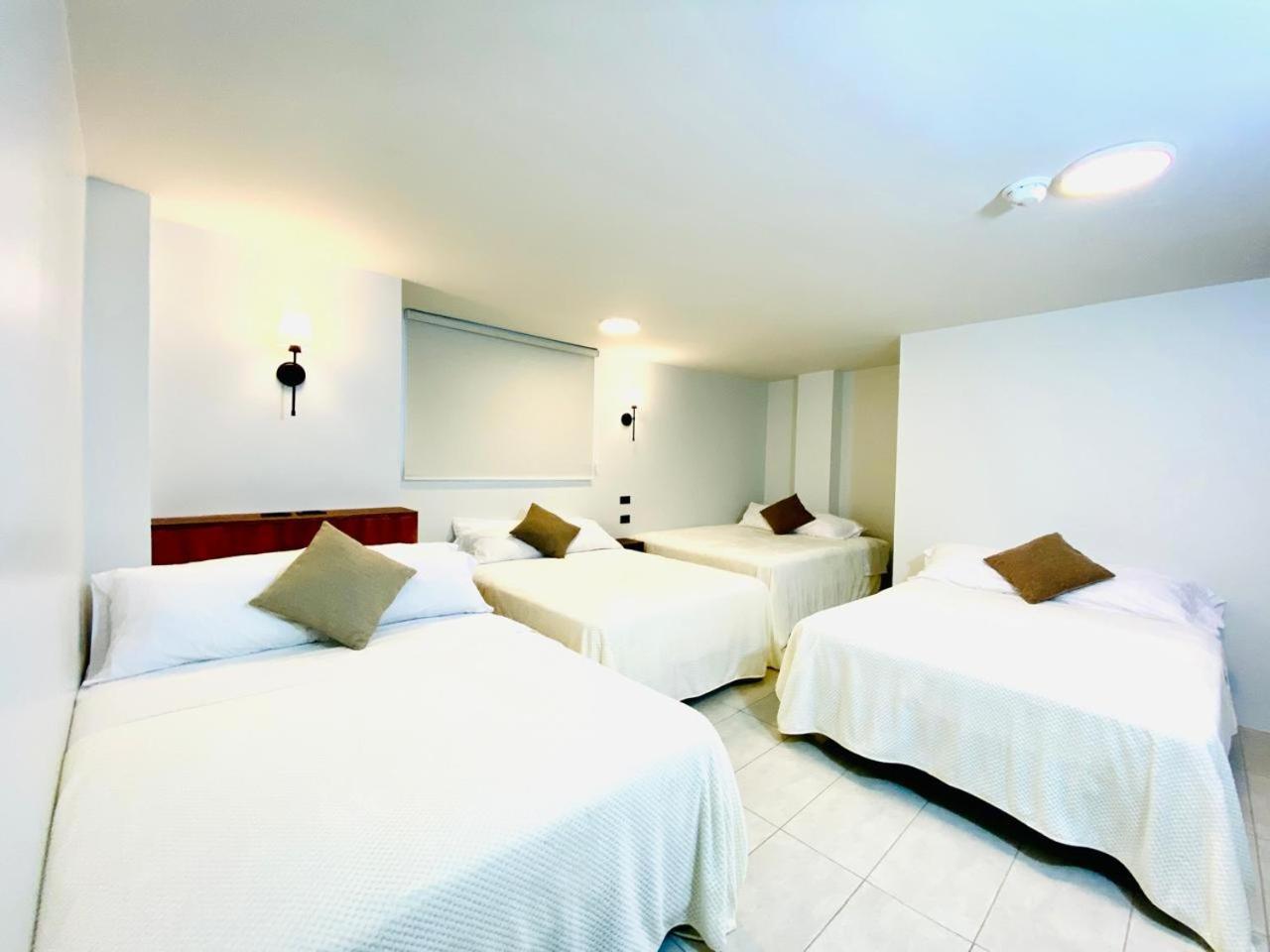 Hotel Bombay บาญอส ภายนอก รูปภาพ