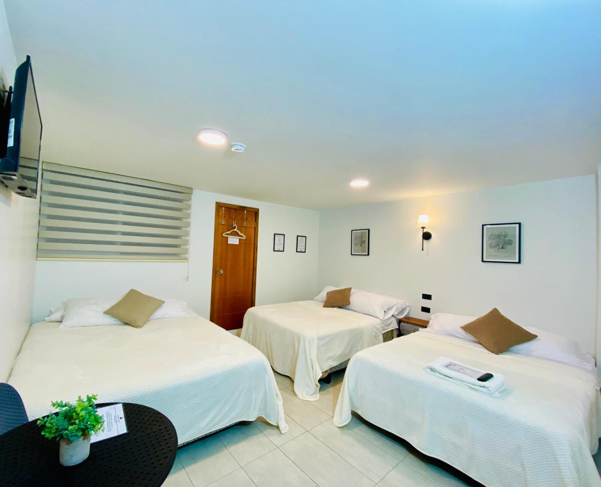 Hotel Bombay บาญอส ภายนอก รูปภาพ